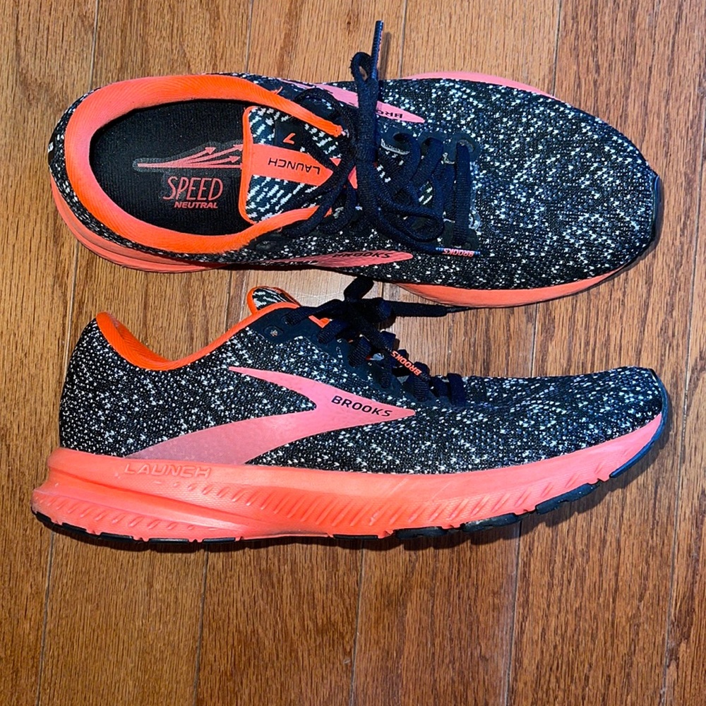 Ladies BROOKS! MAKE AN OFFER! Make me an offer!